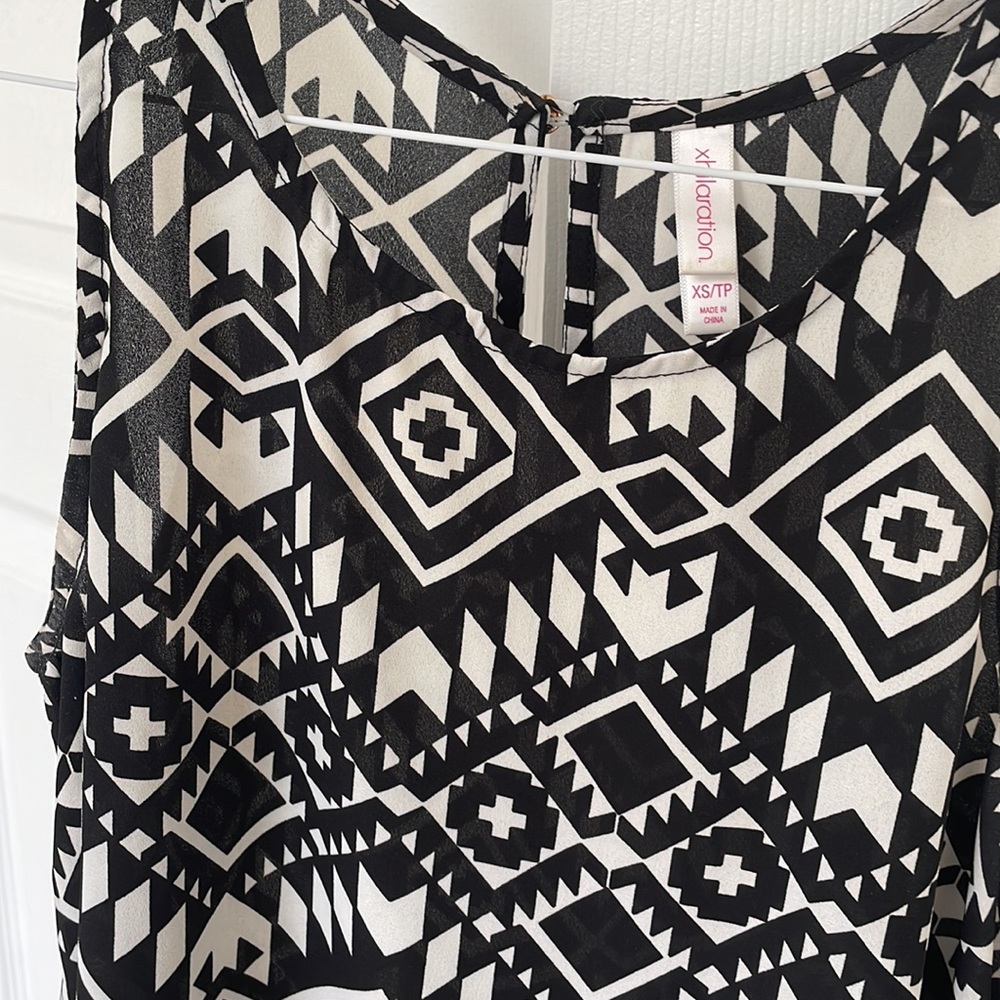 Geometric Tank - Picture 2 of 3